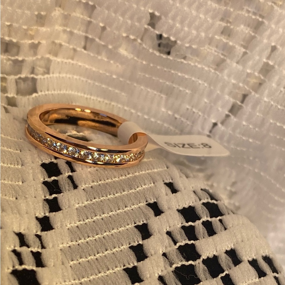 NWT ROSE GOLD WITH ETERNITY CLASSIQUE RING WITH STONES Size 8 or 9 - Picture 7 of 7